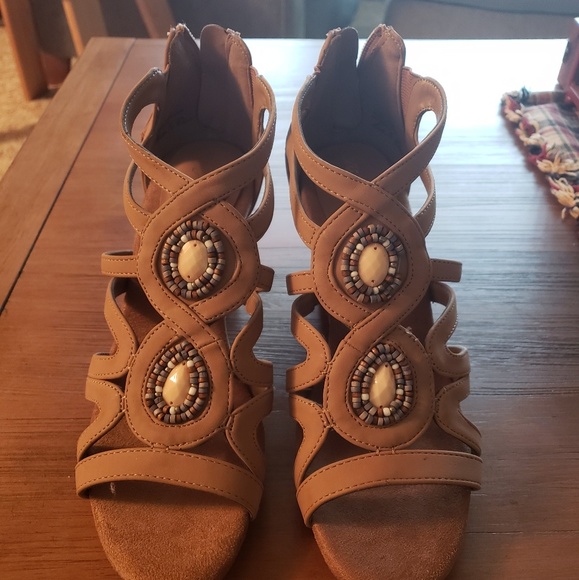 Adorable wedges with jewels - Picture 2 of 4